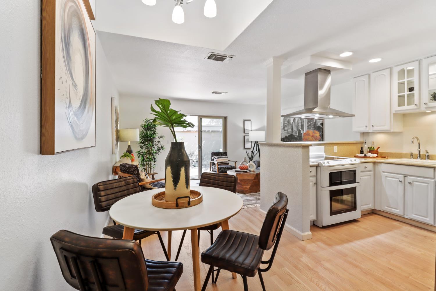 Photo #6: 225064754 Listing: Photo #6