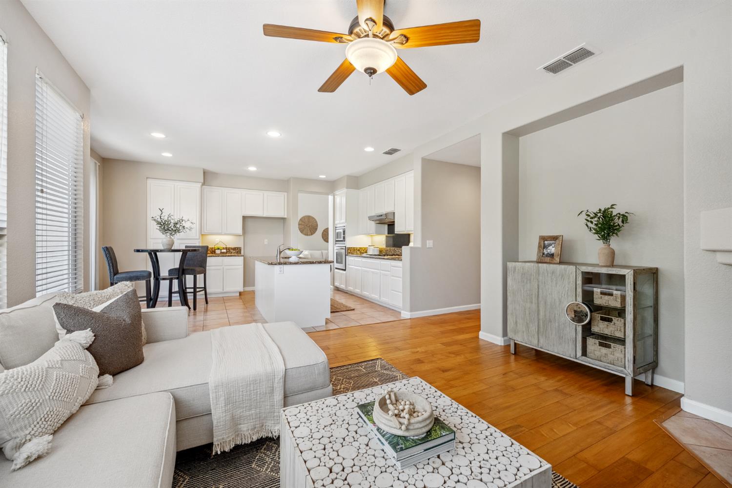 Detail Gallery Image 19 of 48 For 3234 Europa St, Roseville,  CA 95661 - 5 Beds | 3 Baths