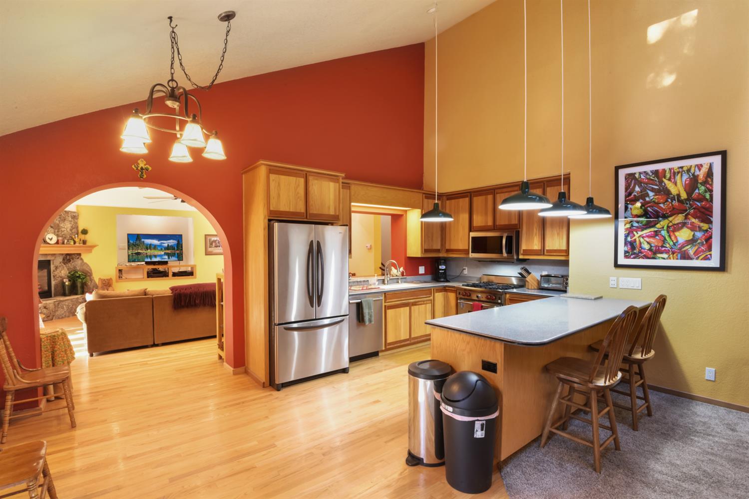 Detail Gallery Image 8 of 42 For 1724 Mohican Dr, South Lake Tahoe,  CA 96150 - 3 Beds | 2/1 Baths