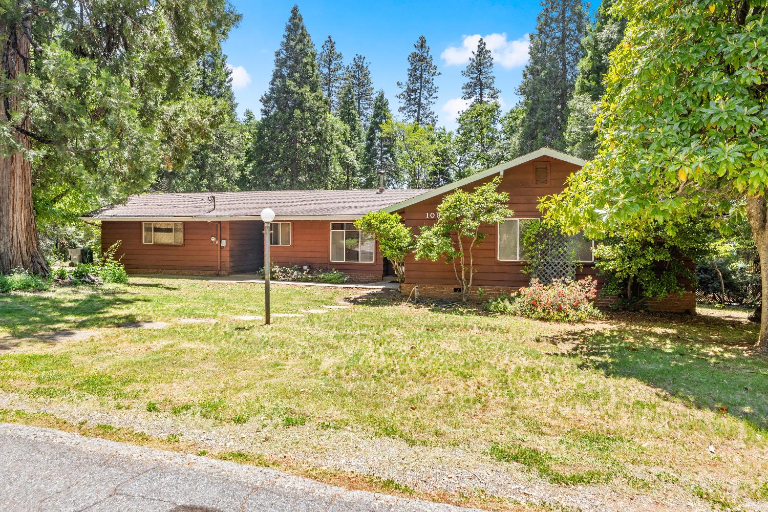 Detail Gallery Image 3 of 61 For 10899 Thomas Dr, Nevada City,  CA 95959 - 4 Beds | 2/1 Baths