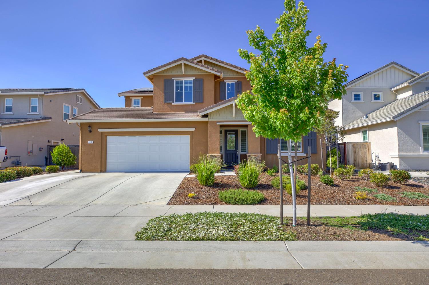 Detail Gallery Image 1 of 50 For 1216 Fence Post Way, Roseville,  CA 95747 - 4 Beds | 4 Baths