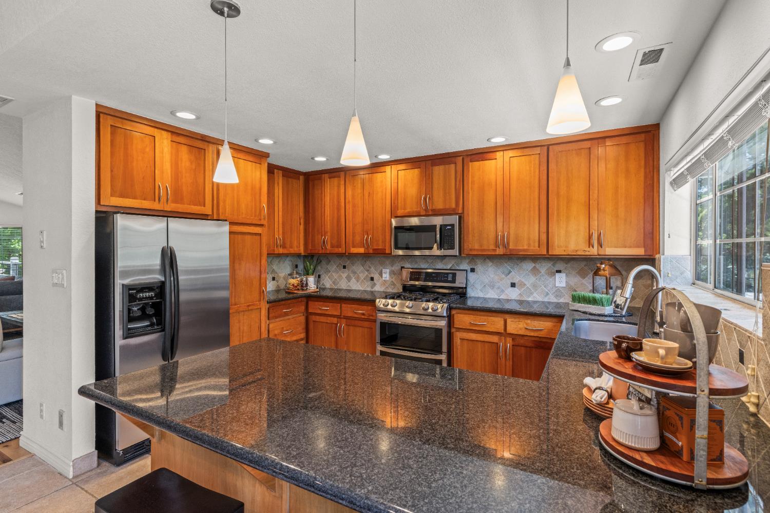 Detail Gallery Image 30 of 81 For 12431 Torrey Pines Dr, Auburn,  CA 95602 - 4 Beds | 3 Baths