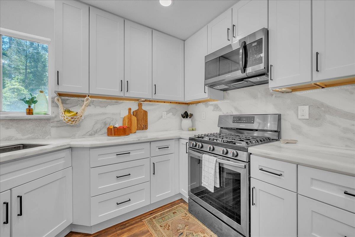 Detail Gallery Image 13 of 36 For 820 Estey Way, Placerville,  CA 95667 - 3 Beds | 2 Baths