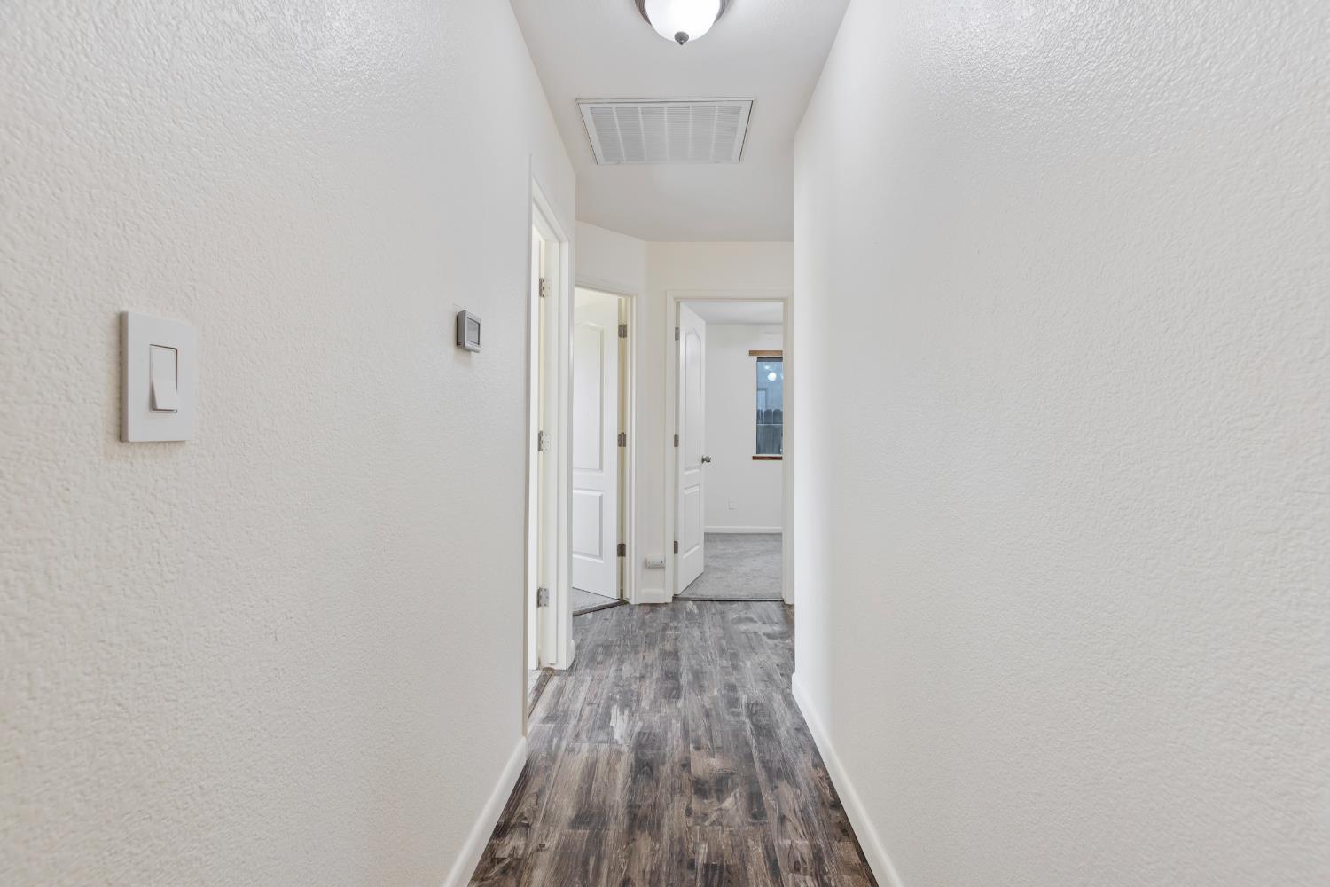 Detail Gallery Image 5 of 34 For 735 Woodbury Ct, Los Banos,  CA 93635 - 4 Beds | 2 Baths