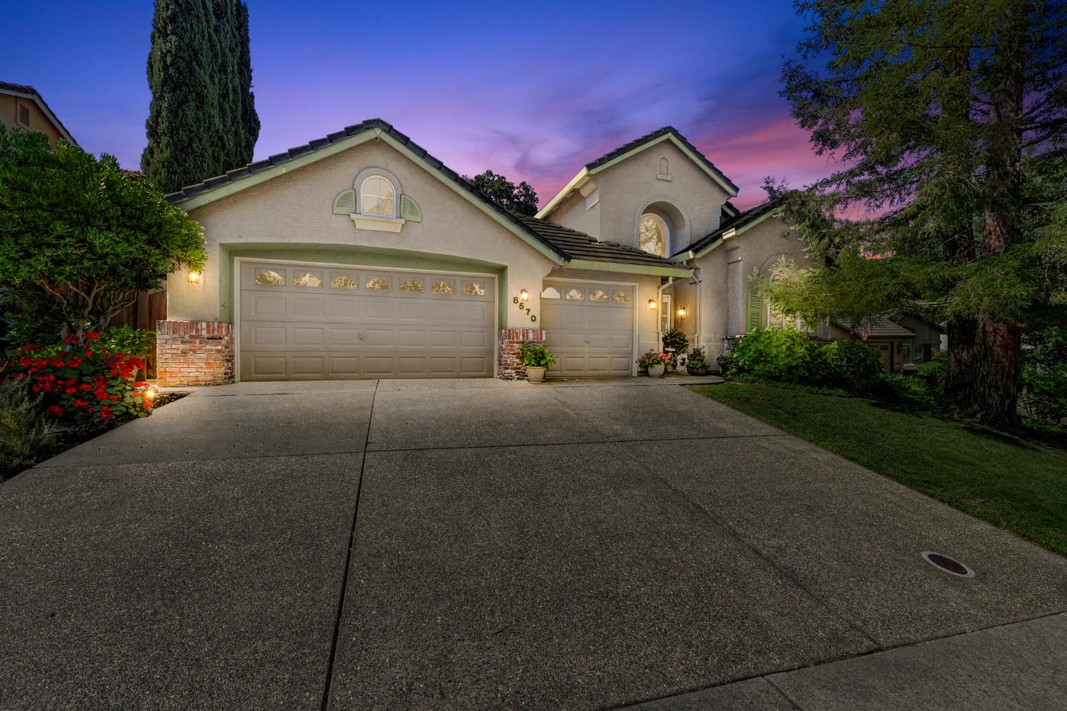 Detail Gallery Image 1 of 40 For 8570 Almond Bluff Ct, Orangevale,  CA 95662 - 3 Beds | 2 Baths