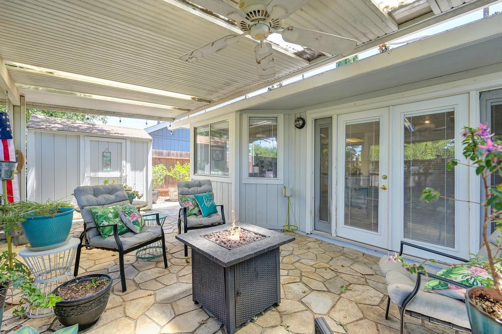 Detail Gallery Image 30 of 38 For 9763 Falcon Meadow, Elk Grove,  CA 95624 - 3 Beds | 2 Baths