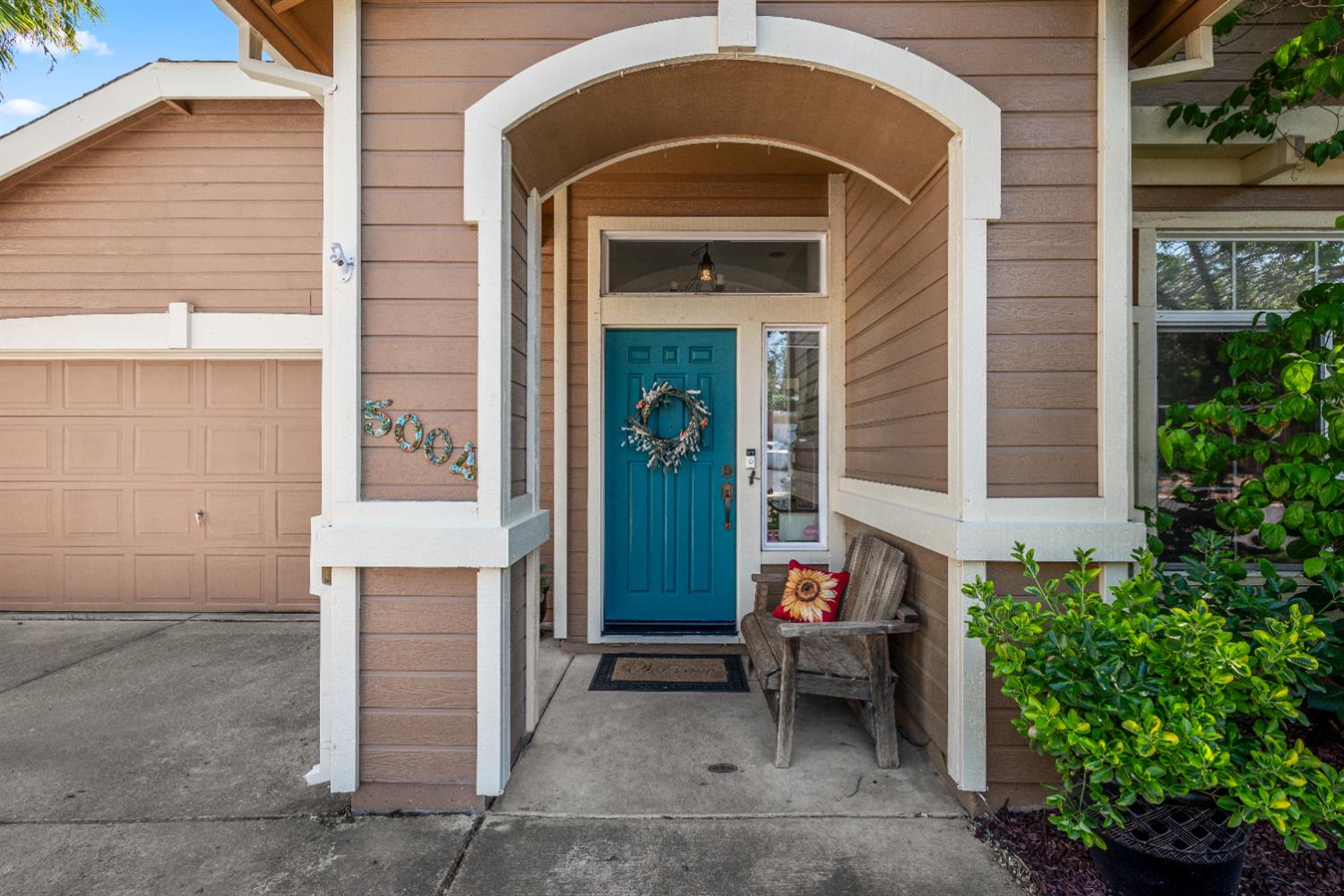 Detail Gallery Image 4 of 31 For 5004 Birchwood Ct, Rocklin,  CA 95677 - 3 Beds | 2 Baths