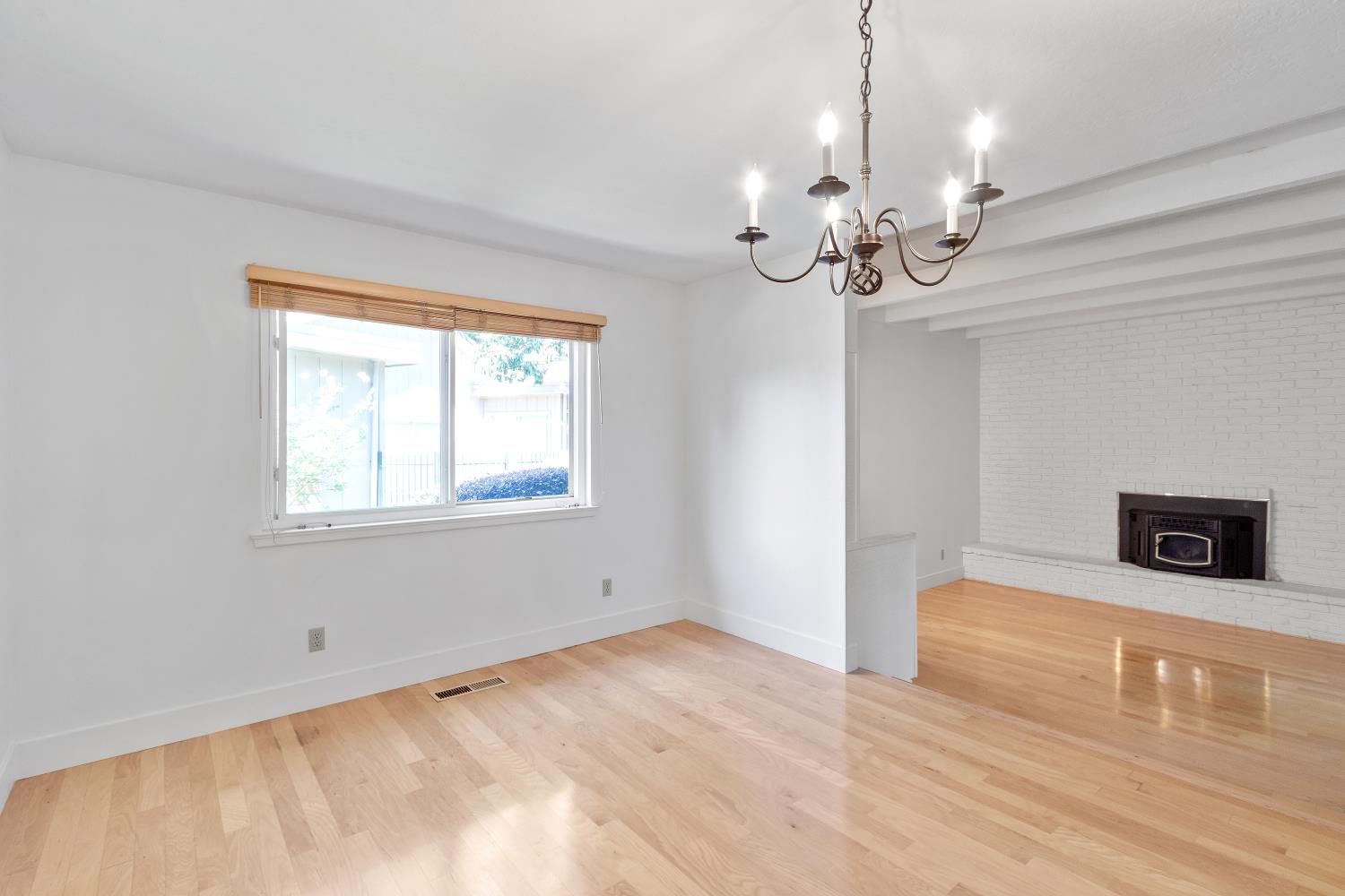 Detail Gallery Image 13 of 48 For 815 Commons Dr, Sacramento,  CA 95825 - 2 Beds | 2 Baths