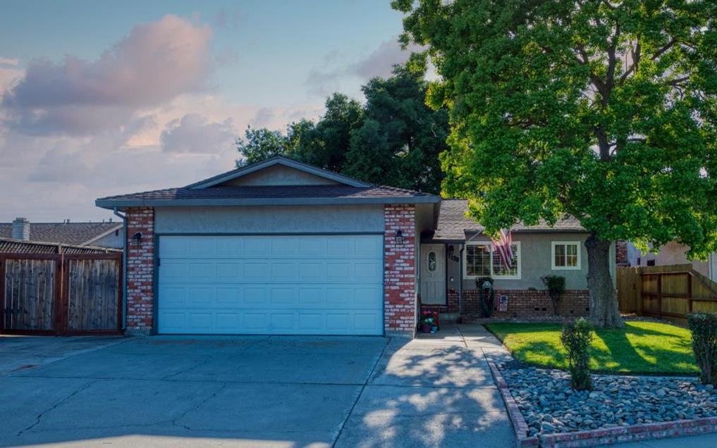 Detail Gallery Image 1 of 8 For 1139 Lexington Ave, Manteca,  CA 95336 - 3 Beds | 2 Baths