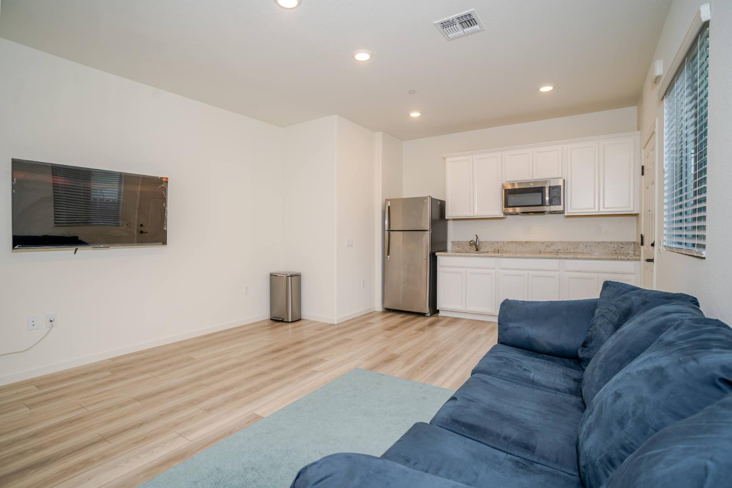 Detail Gallery Image 12 of 43 For 12808 Scholarly Way, Rancho Cordova,  CA 95742 - 5 Beds | 3/1 Baths