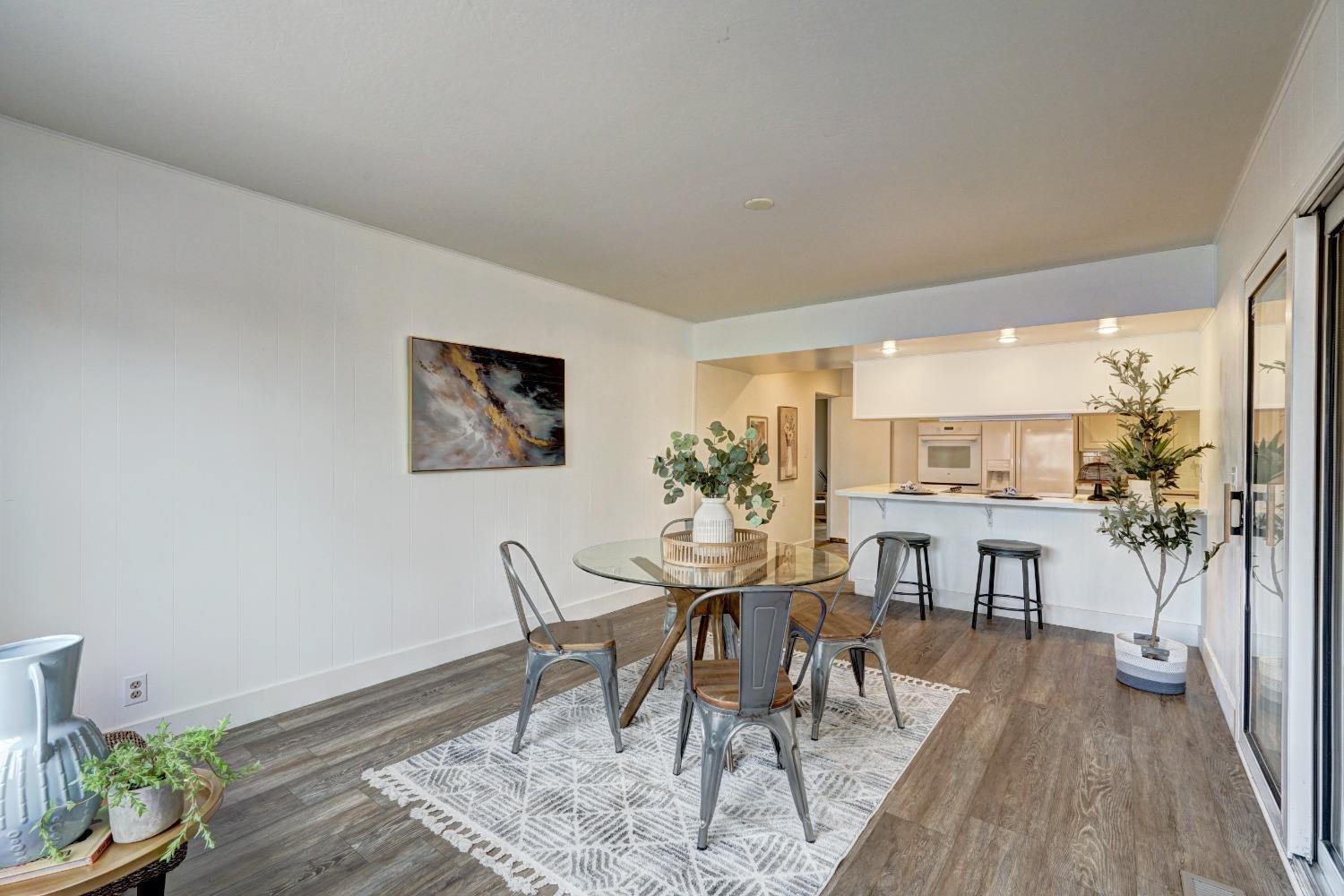 Detail Gallery Image 15 of 34 For 1005 Hillcrest Ave, Roseville,  CA 95678 - 3 Beds | 2 Baths