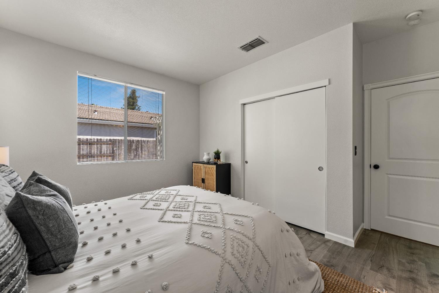 Bennoel Court, Elk Grove, California image 17