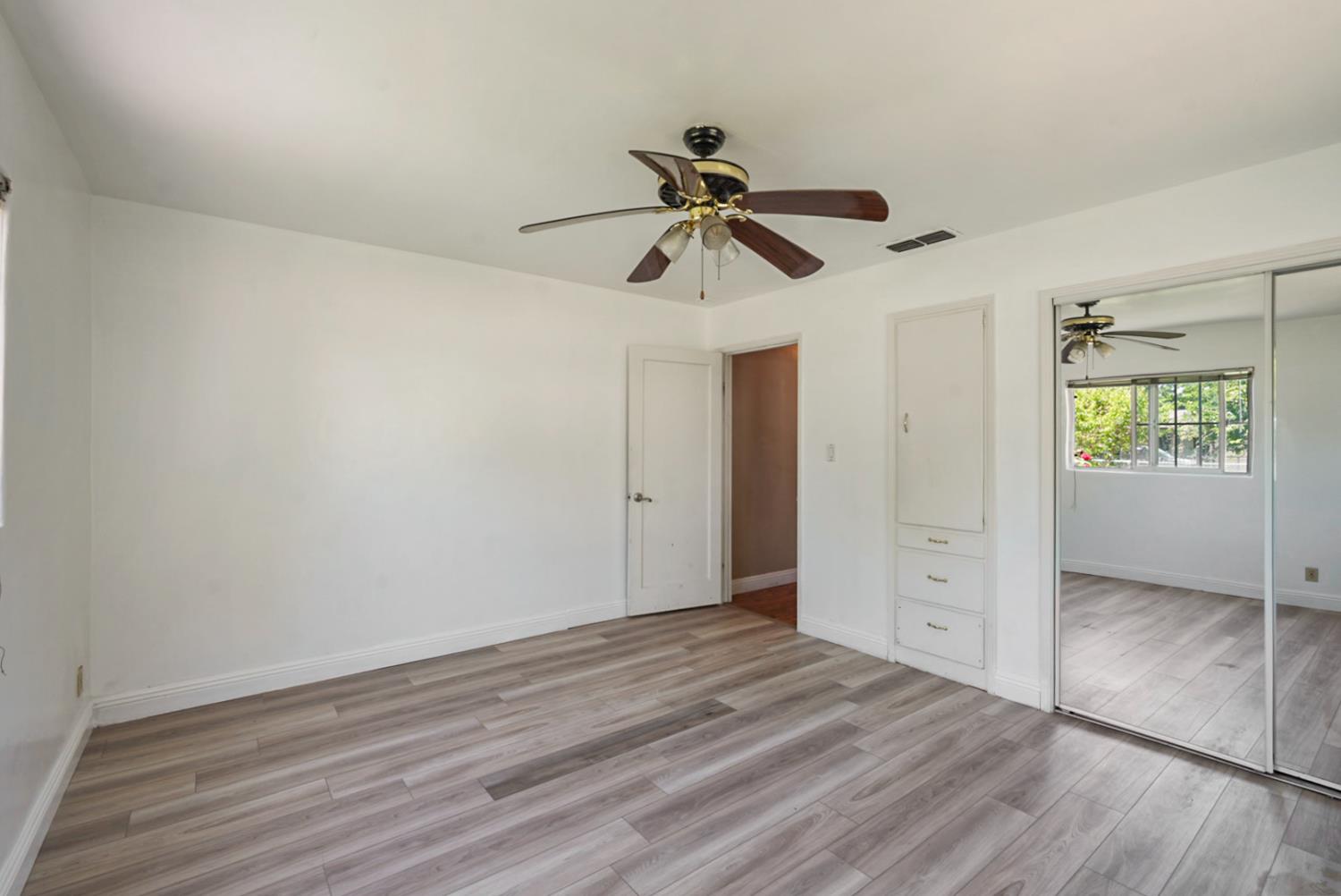 Detail Gallery Image 15 of 51 For 1721 Grimes Ave, Modesto,  CA 95358 - 3 Beds | 2 Baths