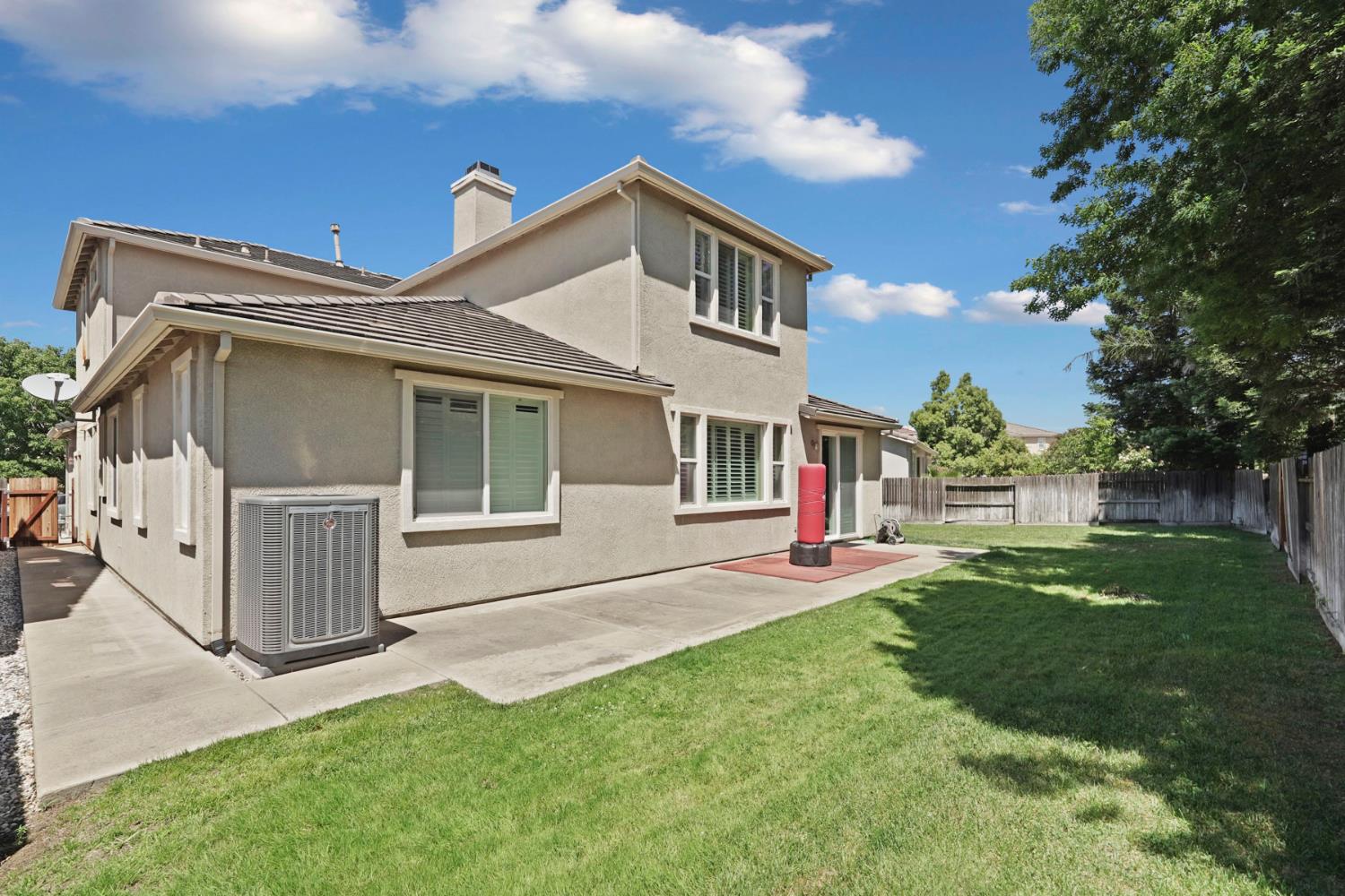 Detail Gallery Image 40 of 50 For 9734 Fall Valley Way, Sacramento,  CA 95829 - 5 Beds | 3 Baths