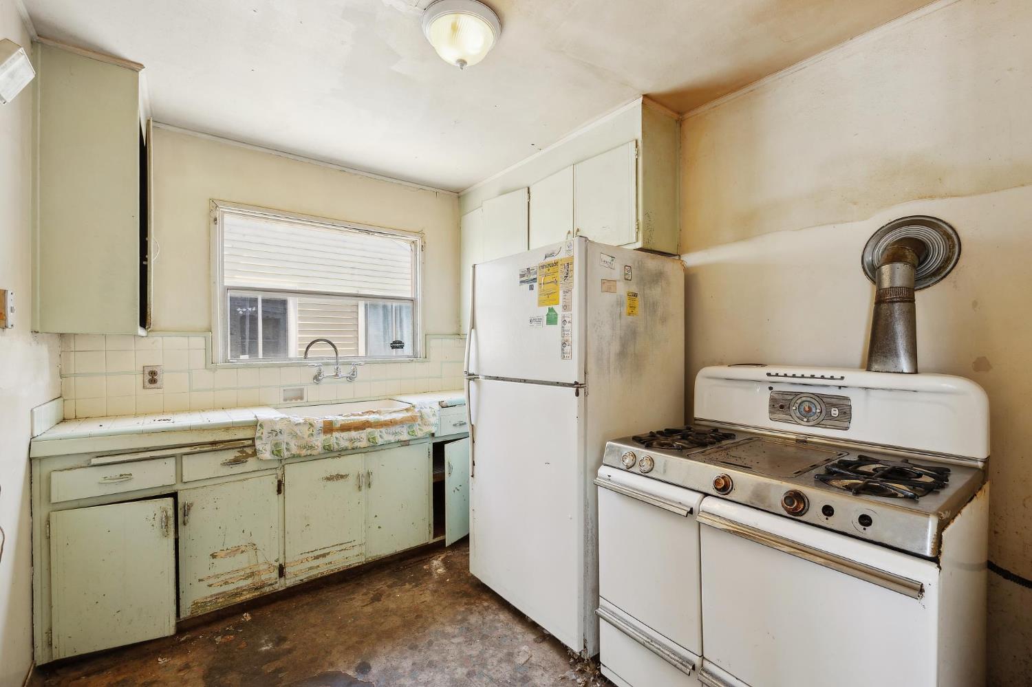 Detail Gallery Image 13 of 34 For 1346 Manor Dr, San Pablo,  CA 94806 - 2 Beds | 1 Baths