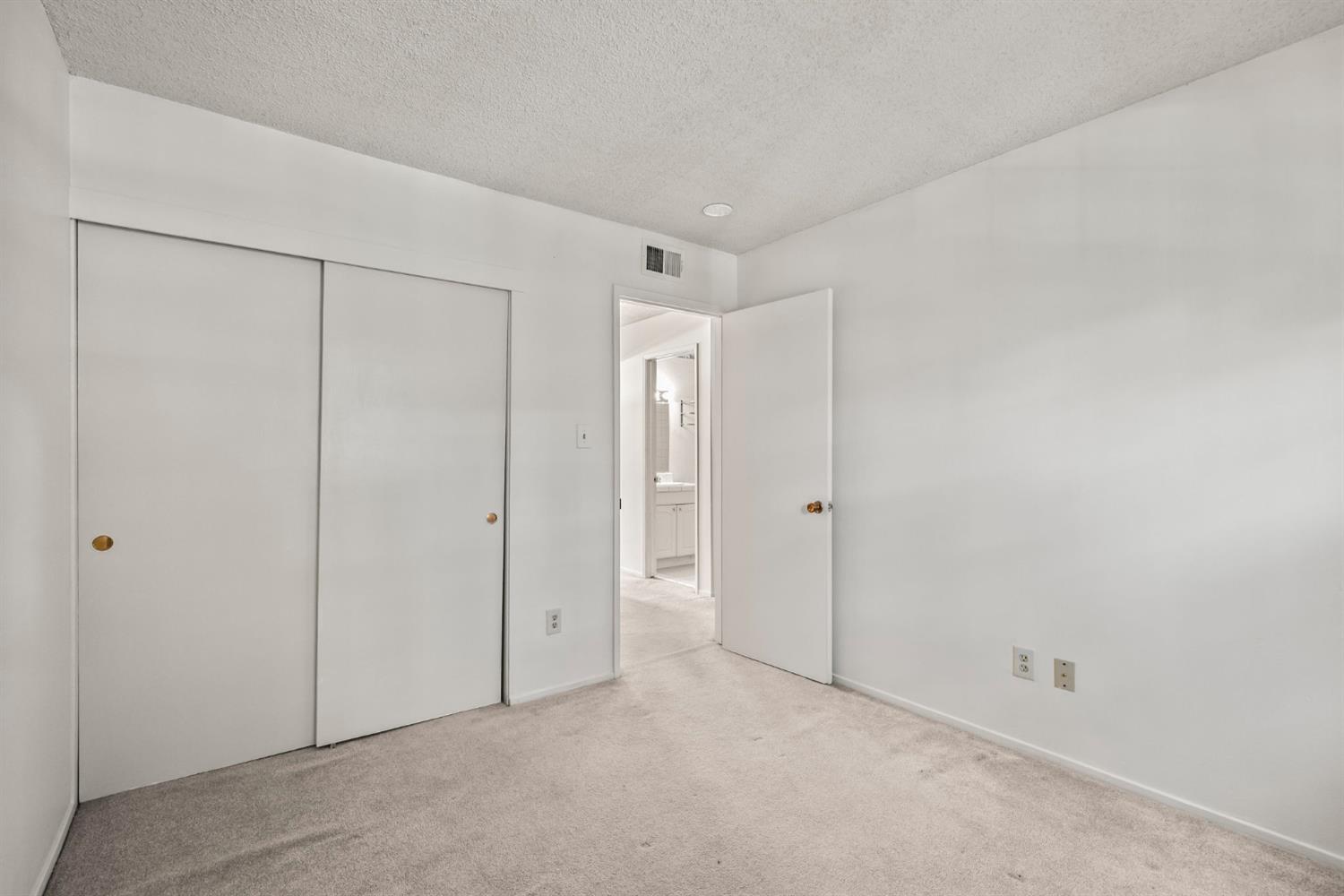 Photo #25: 225065522 Listing: Photo #25