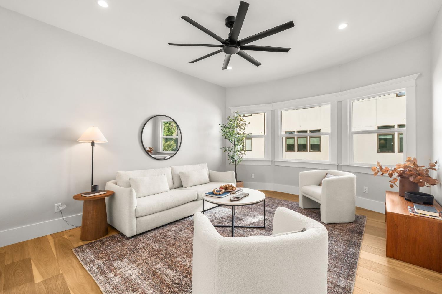 Detail Gallery Image 42 of 73 For 1421 T St, Sacramento,  CA 95811 - 4 Beds | 3 Baths