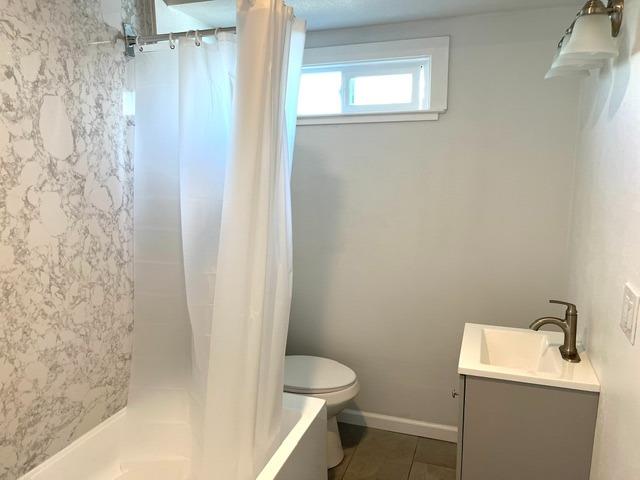 Detail Gallery Image 4 of 16 For 2524 Moyers Rd, San Pablo,  CA 94806 - 4 Beds | 2 Baths