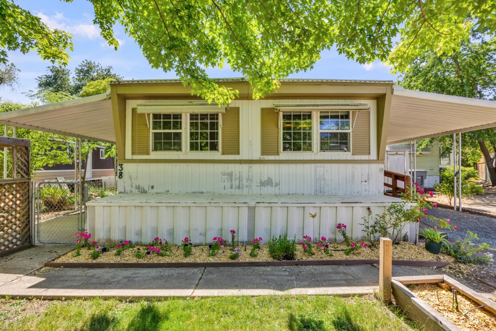 Detail Gallery Image 1 of 38 For 4800 Auburn Folsom Rd #38, Loomis,  CA 95650 - 2 Beds | 1 Baths