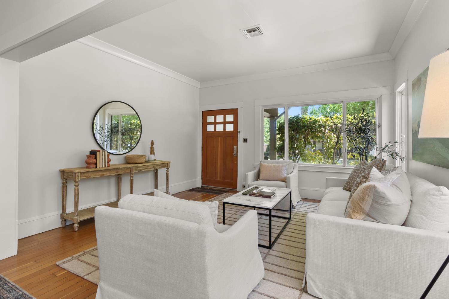 Detail Gallery Image 9 of 53 For 4860 U St, Sacramento,  CA 95817 - 3 Beds | 2 Baths