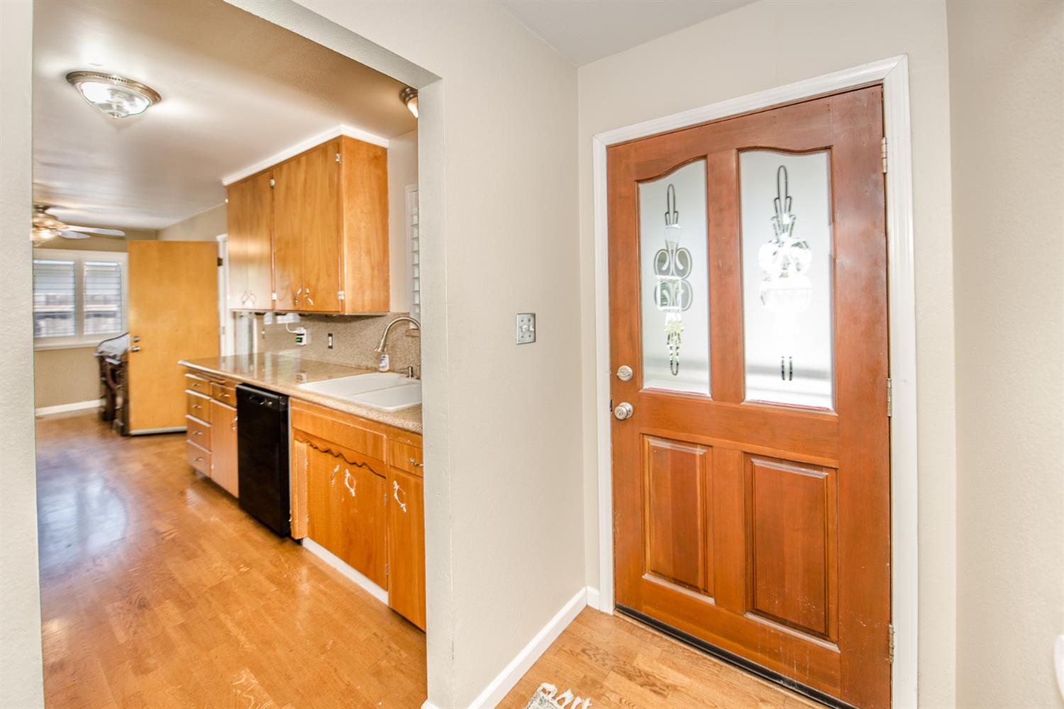 Detail Gallery Image 8 of 73 For 1418 Coloma Way, Woodland,  CA 95695 - 3 Beds | 2 Baths