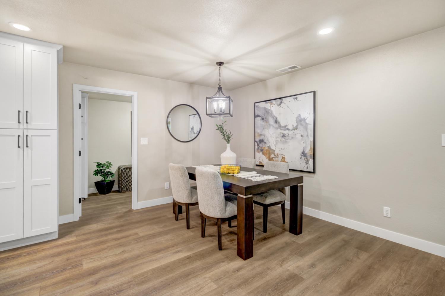Detail Gallery Image 29 of 45 For 5512 Vahalla Dr, Carmichael,  CA 95608 - 3 Beds | 2 Baths