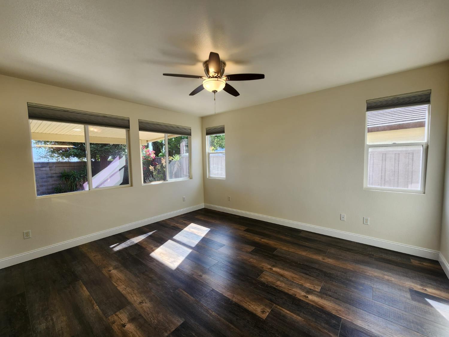Detail Gallery Image 16 of 46 For 431 Pelican Bay Cir, Sacramento,  CA 95835 - 2 Beds | 2 Baths