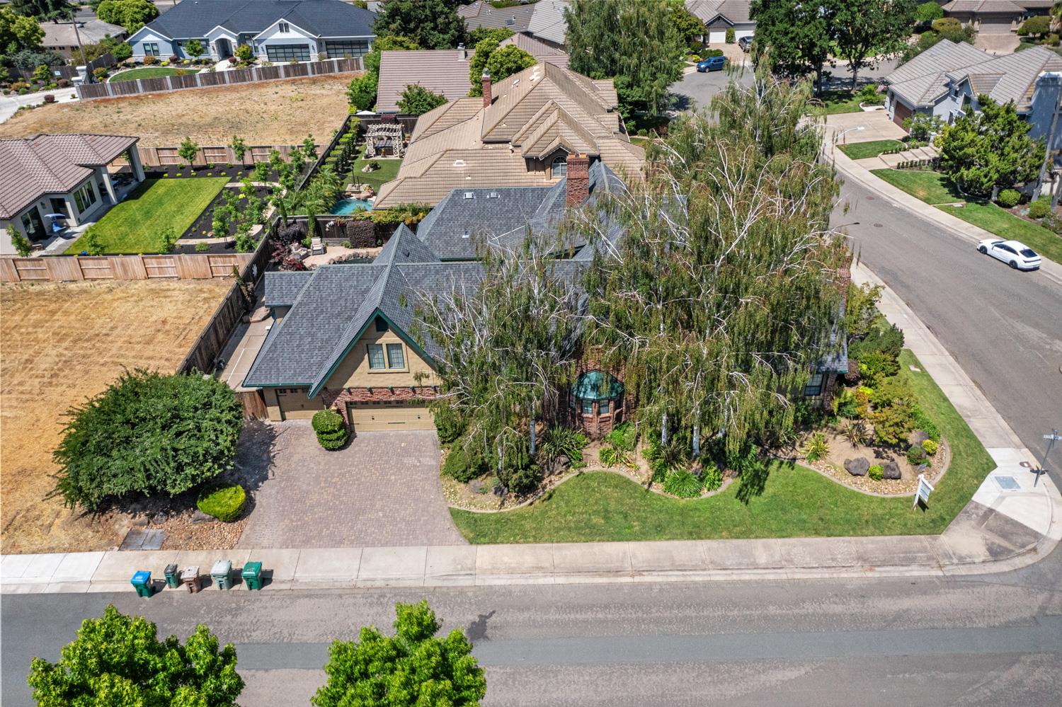 Detail Gallery Image 73 of 81 For 2410 Brittany Ct, Lodi,  CA 95242 - 4 Beds | 4/1 Baths