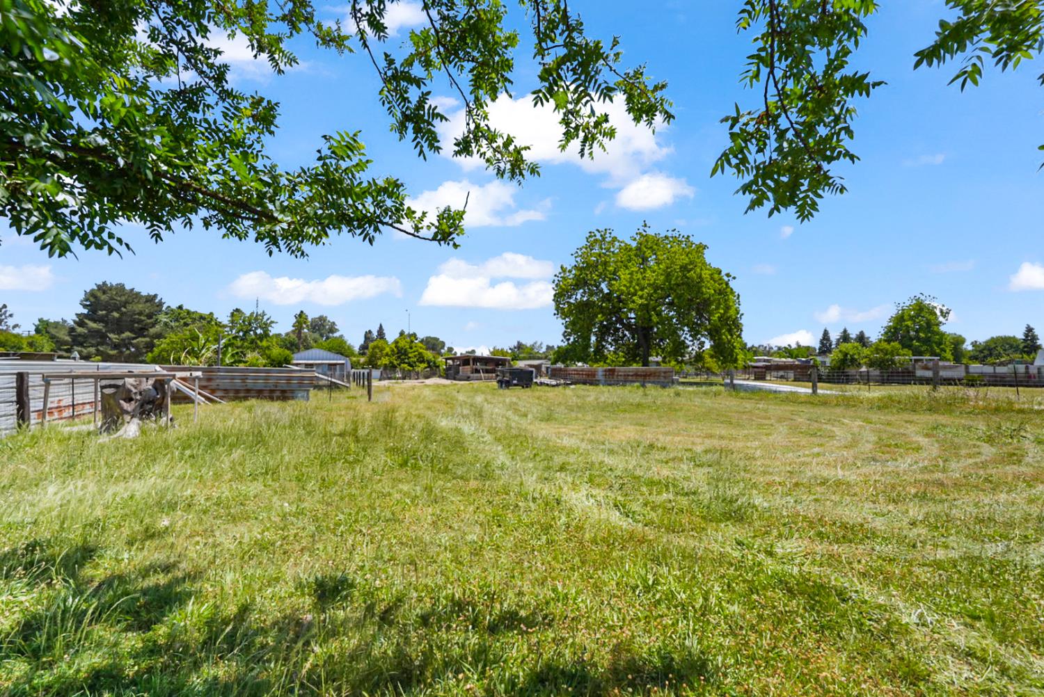 Detail Gallery Image 23 of 51 For 1721 Grimes Ave, Modesto,  CA 95358 - 3 Beds | 2 Baths