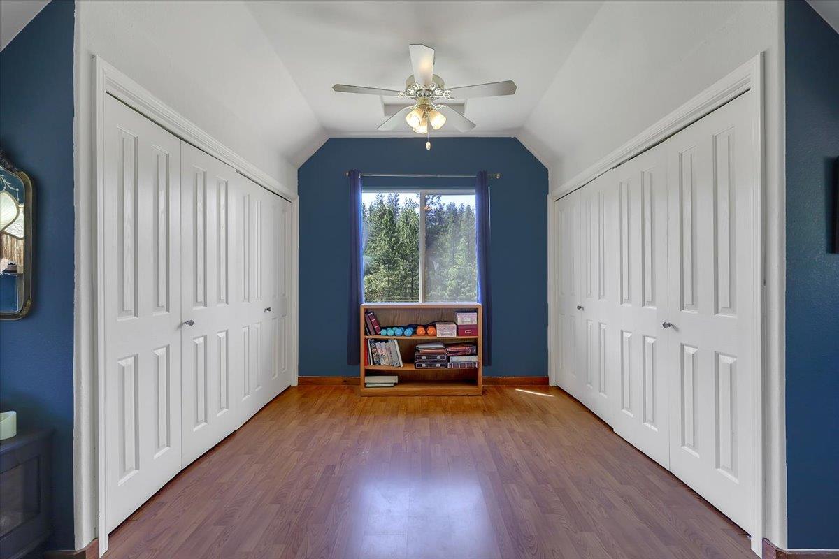 Rogue House Place, Grass Valley, California image 19