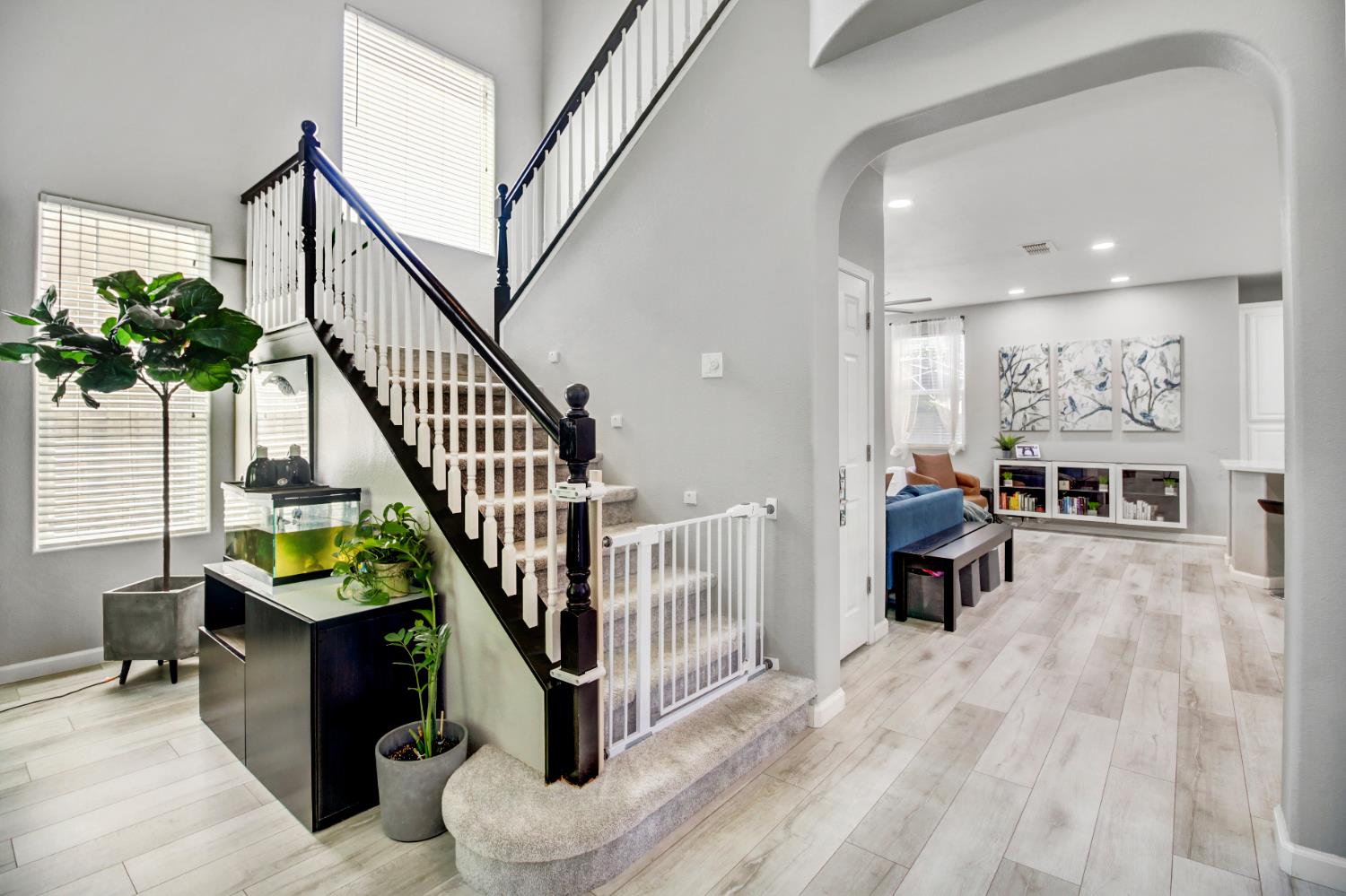 Detail Gallery Image 5 of 36 For 3043 Brunnet Ln, Sacramento,  CA 95833 - 4 Beds | 2/1 Baths