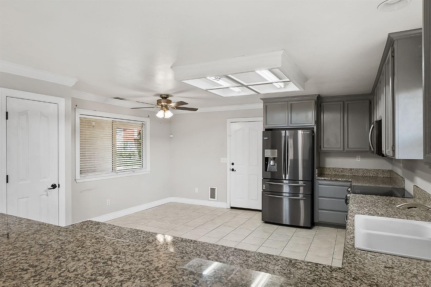Detail Gallery Image 16 of 33 For 3461 Birch Tree Way, Sacramento,  CA 95826 - 4 Beds | 2 Baths