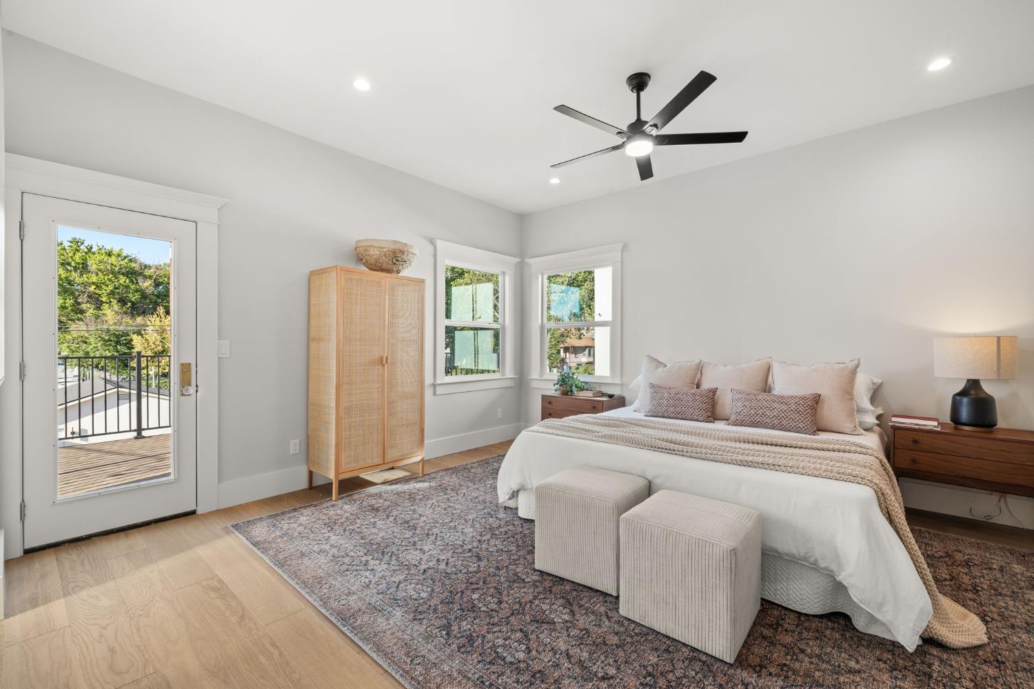 Detail Gallery Image 45 of 73 For 1421 T St, Sacramento,  CA 95811 - 4 Beds | 3 Baths