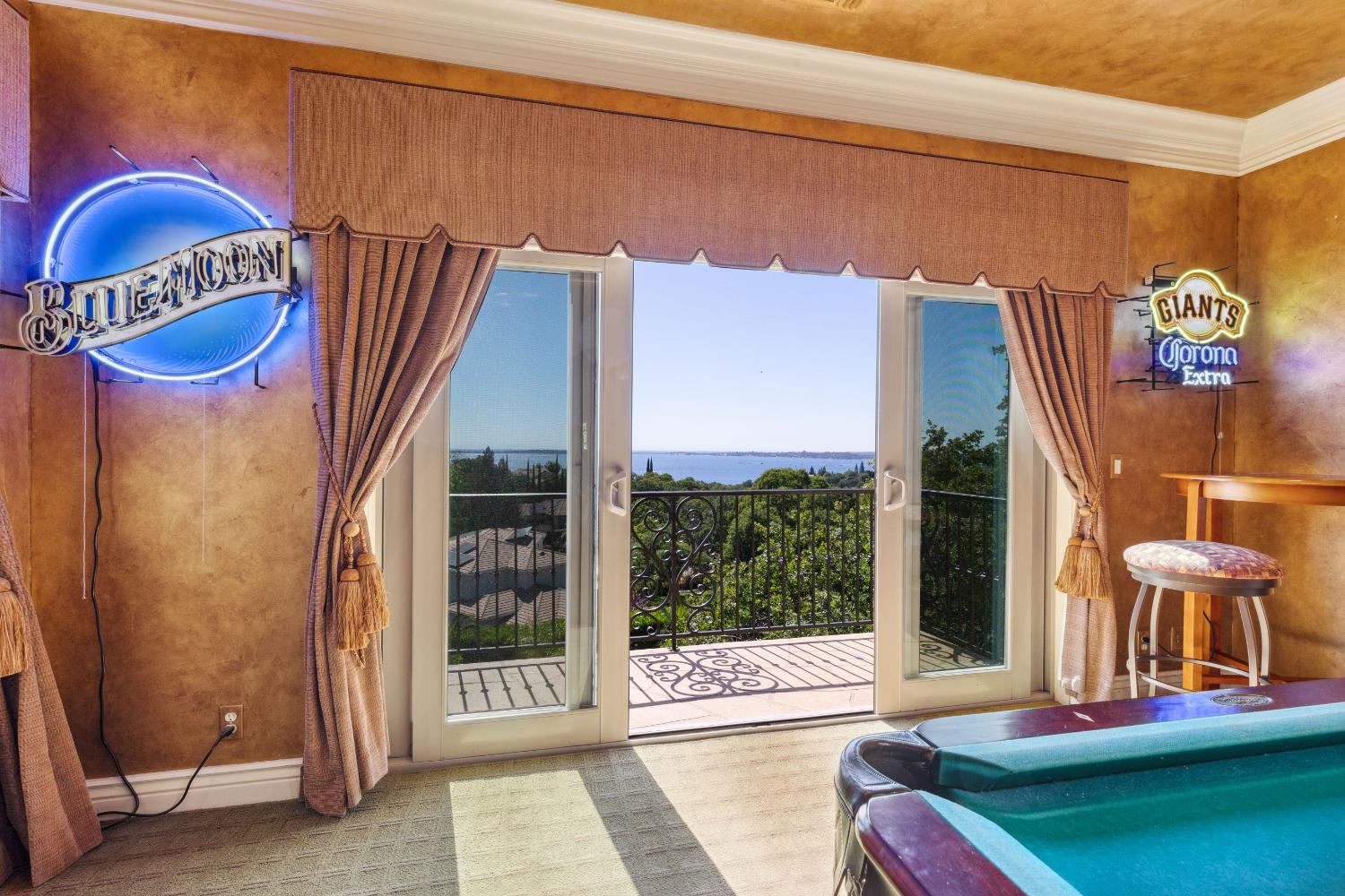 Detail Gallery Image 13 of 99 For 1410 Crocker Dr, El Dorado Hills,  CA 95762 - 5 Beds | 4/1 Baths