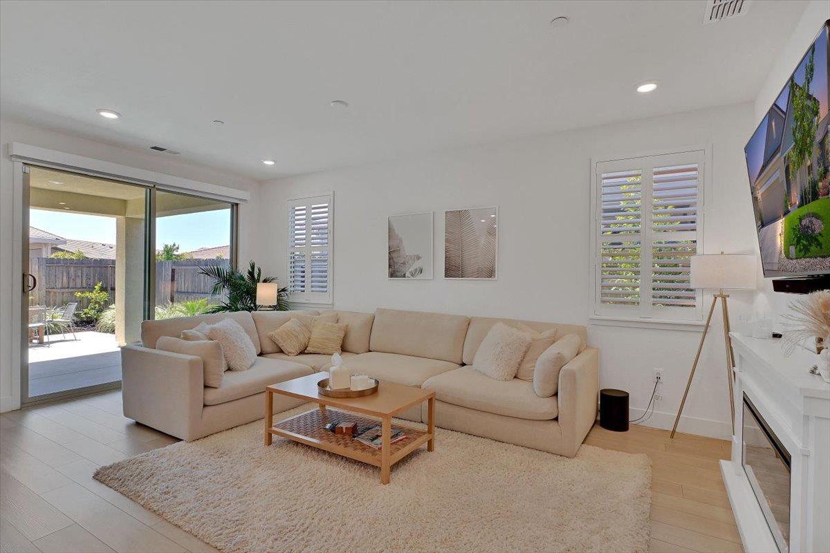 Detail Gallery Image 15 of 33 For 4486 Palencia Pl, El Dorado Hills,  CA 95762 - 3 Beds | 3 Baths