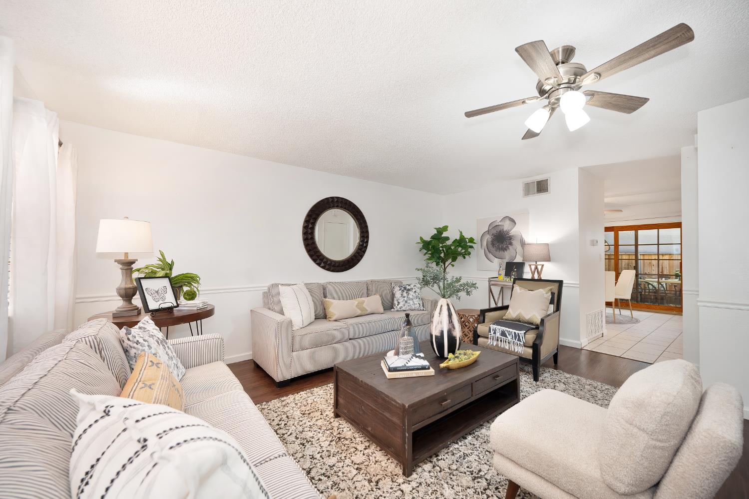 Detail Gallery Image 1 of 29 For 10849 Coloma Rd #2,  Rancho Cordova,  CA 95670 - 3 Beds | 2/1 Baths