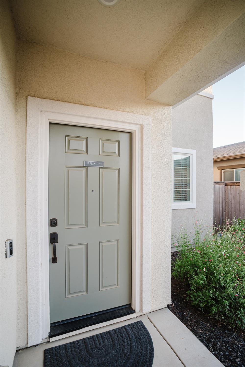 Detail Gallery Image 4 of 43 For 12808 Scholarly Way, Rancho Cordova,  CA 95742 - 5 Beds | 3/1 Baths