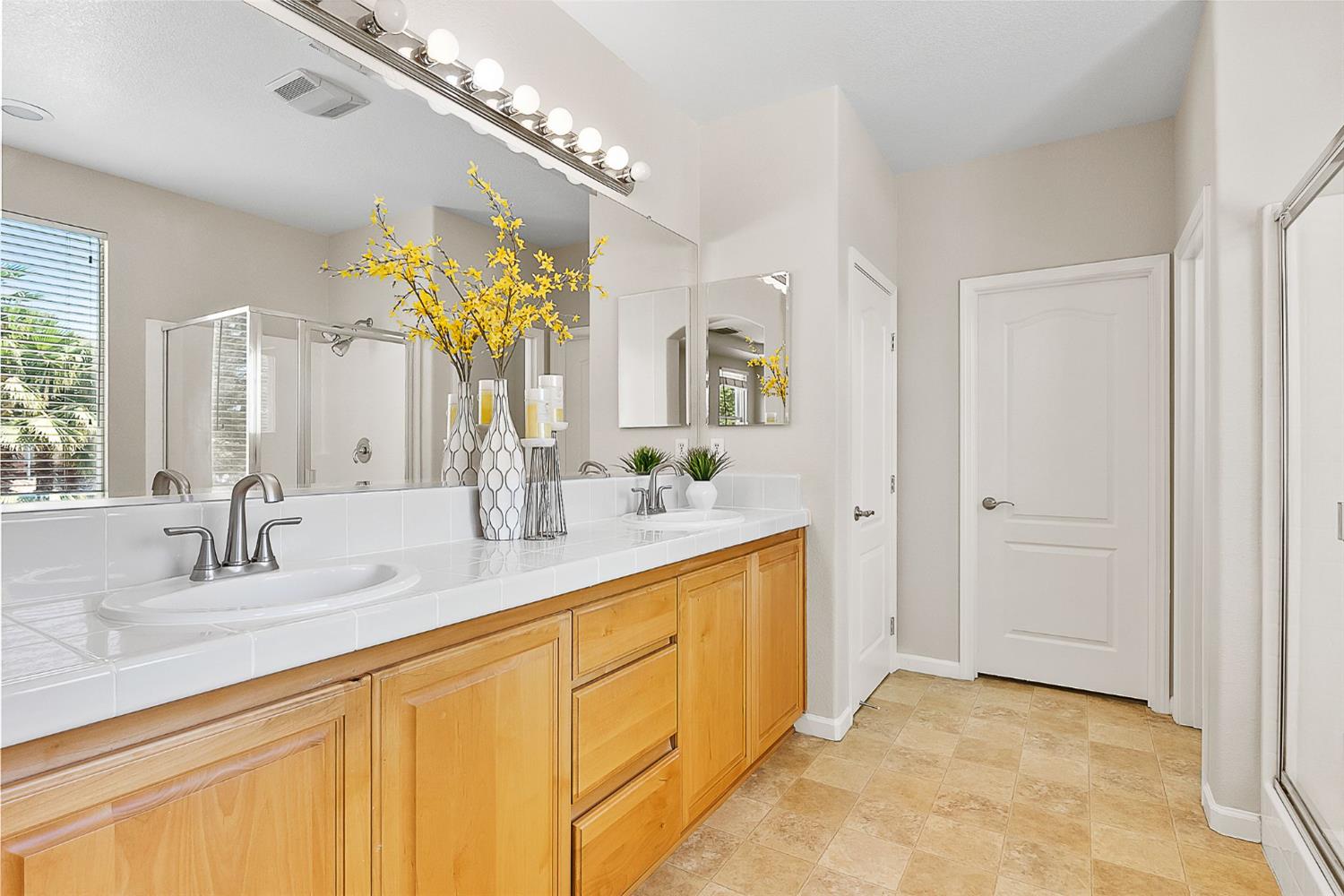 Detail Gallery Image 31 of 50 For 1200 Emerald Oak Rd, Roseville,  CA 95678 - 5 Beds | 3 Baths
