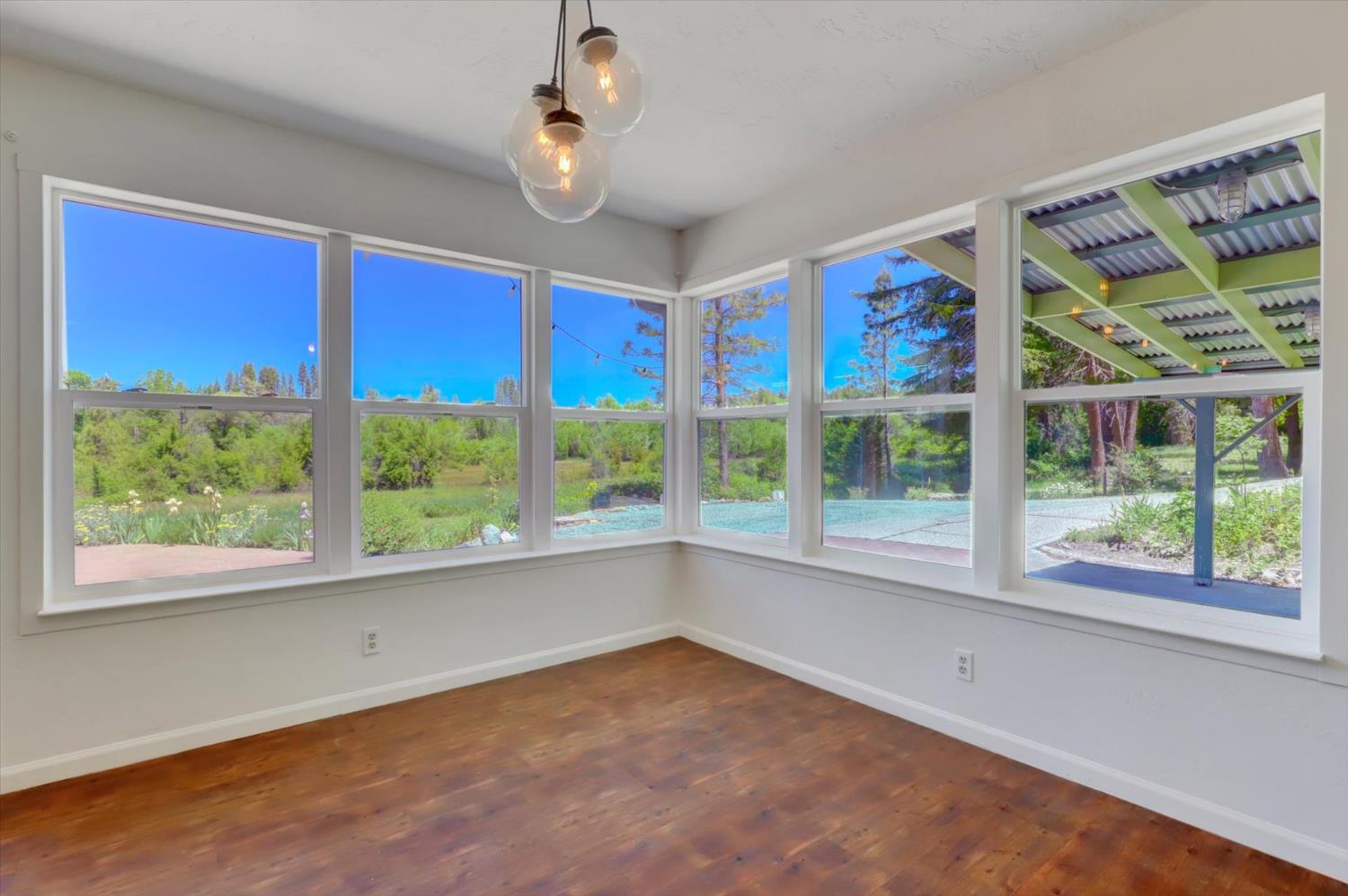 Detail Gallery Image 9 of 69 For 10808 Footwall Dr, Grass Valley,  CA 95945 - 2 Beds | 2/1 Baths