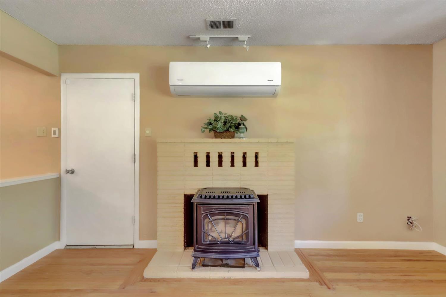 Detail Gallery Image 4 of 69 For 12742 Butterfly Dr, Nevada City,  CA 95959 - 2 Beds | 2 Baths