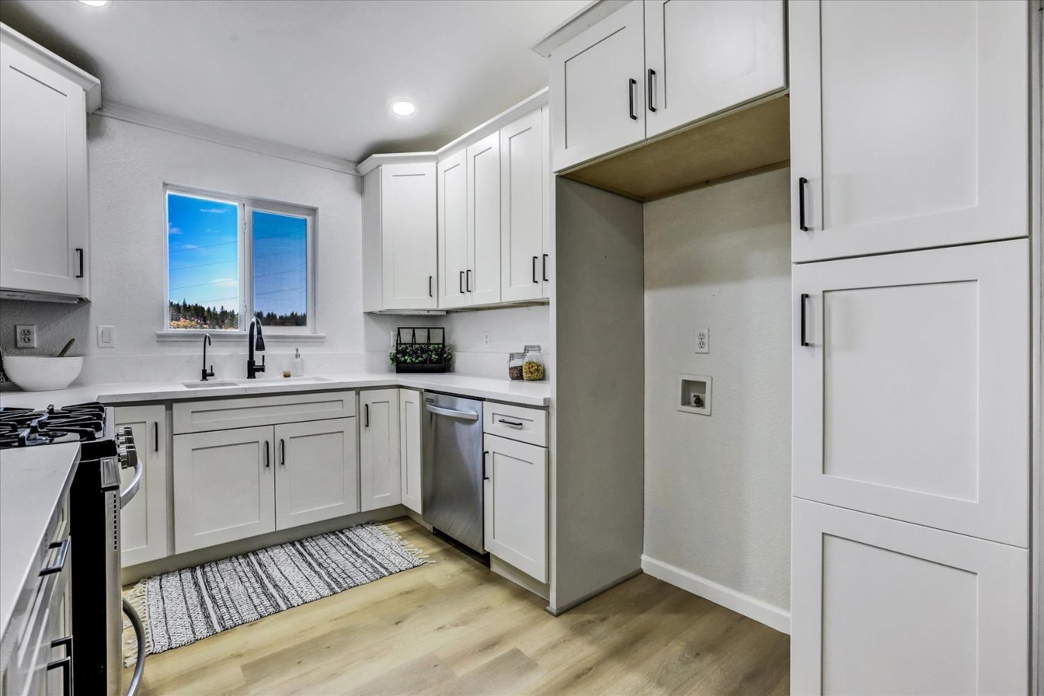 Detail Gallery Image 14 of 90 For 15690 Fay Rd, Grass Valley,  CA 95949 - 3 Beds | 2 Baths