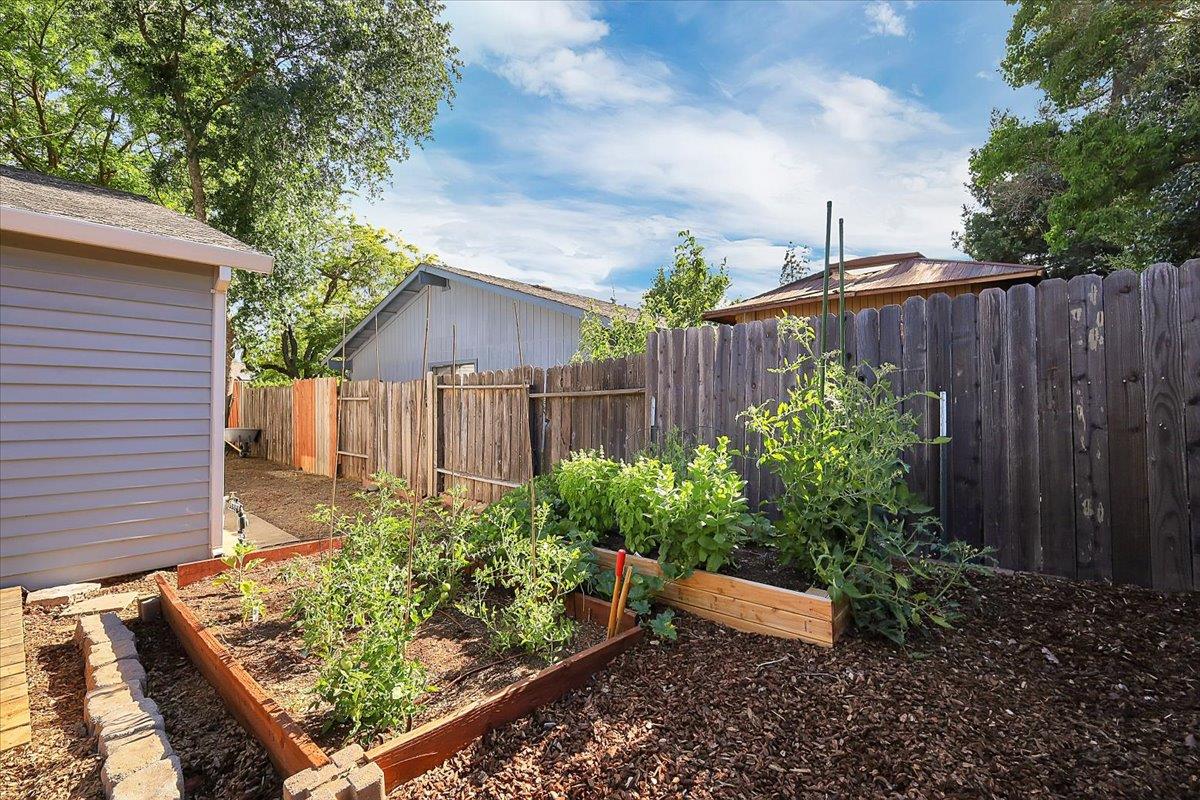 Detail Gallery Image 40 of 43 For 8977 Brydon Way, Sacramento,  CA 95826 - 4 Beds | 2 Baths