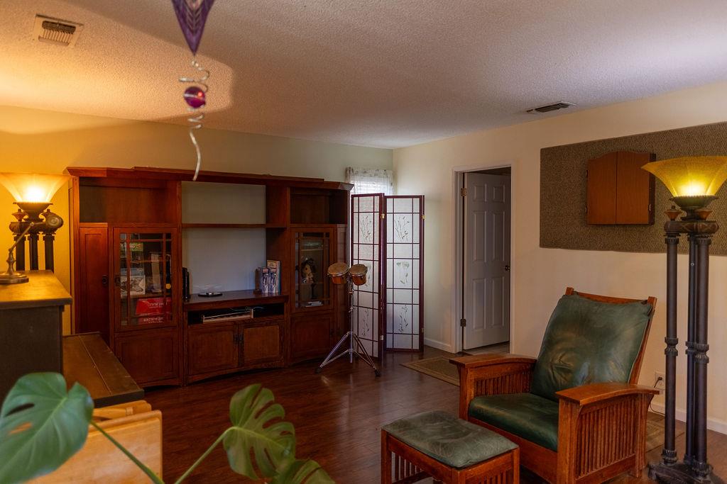 Detail Gallery Image 11 of 36 For 6109 Tremain Dr, Citrus Heights,  CA 95621 - 4 Beds | 2/1 Baths