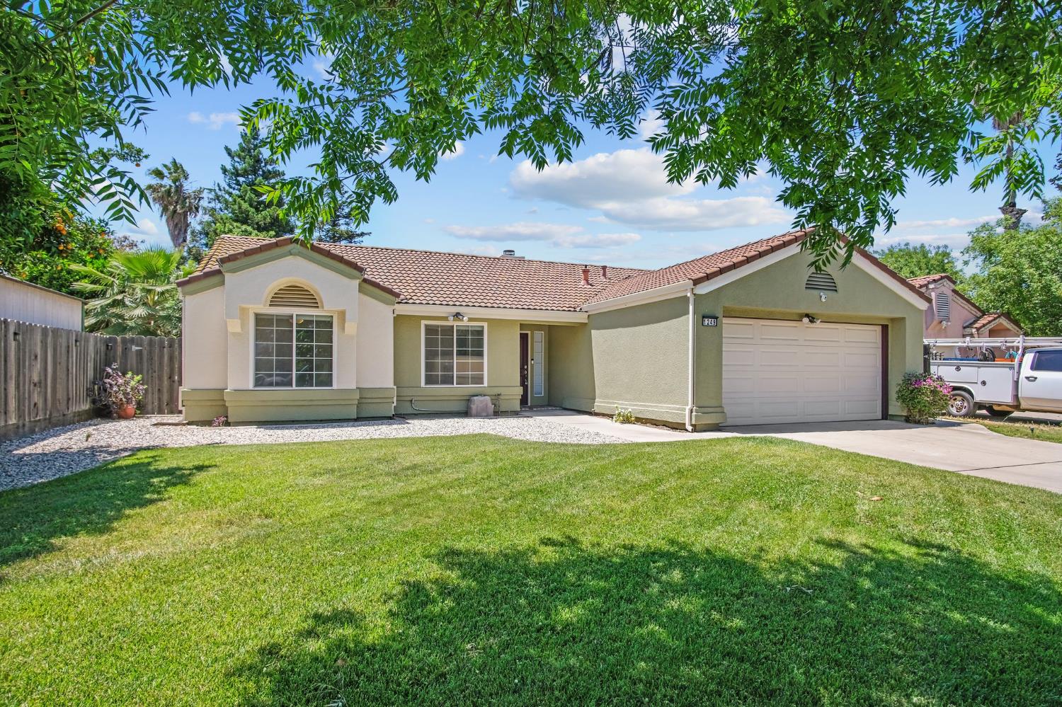 Detail Gallery Image 1 of 26 For 1249 Joett Dr, Turlock,  CA 95380 - 3 Beds | 2 Baths