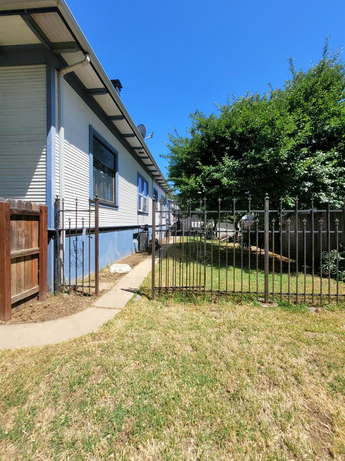 Detail Gallery Image 18 of 23 For 1948 K St, Merced,  CA 95340 - 3 Beds | 2 Baths