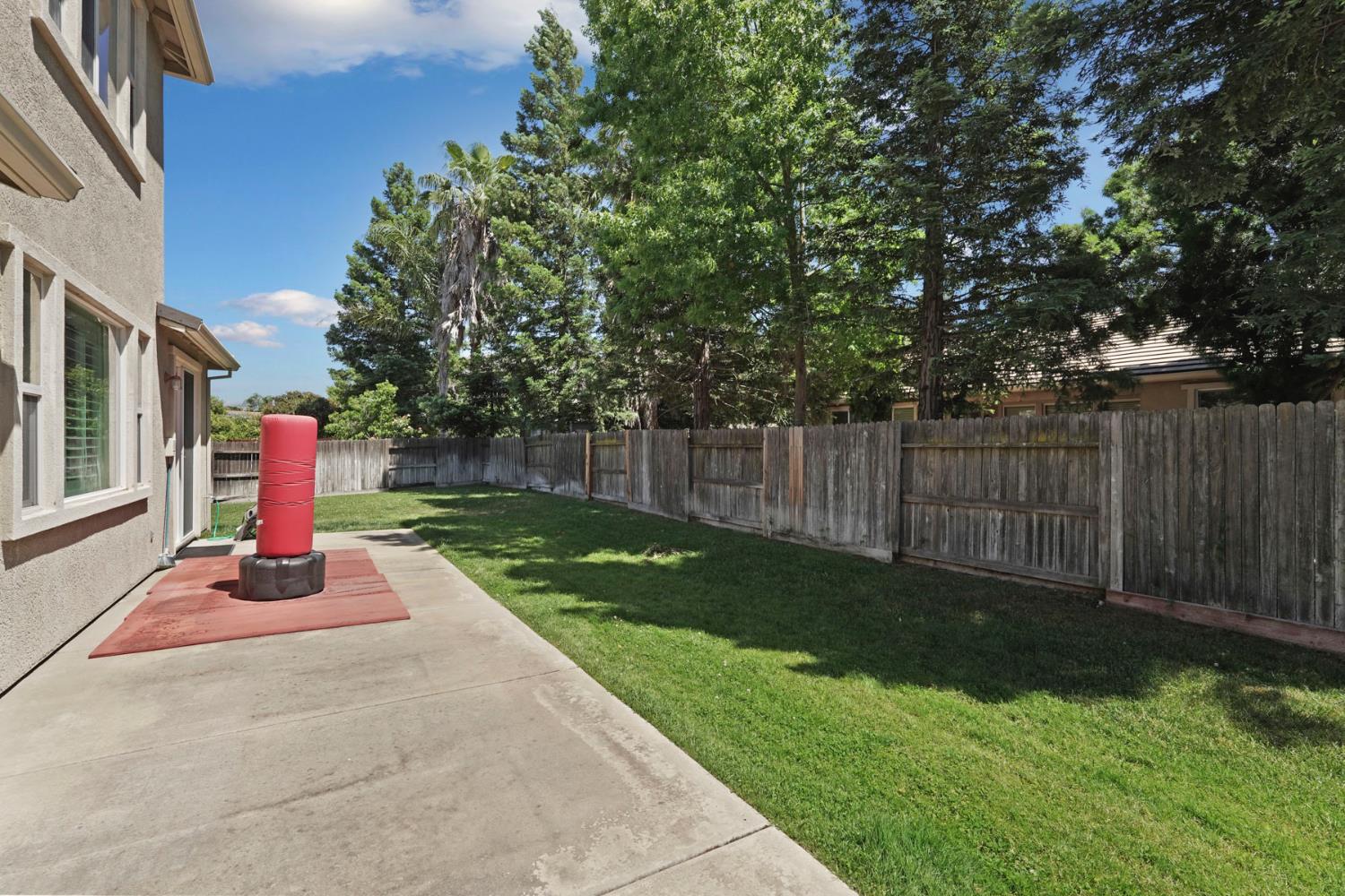 Detail Gallery Image 42 of 50 For 9734 Fall Valley Way, Sacramento,  CA 95829 - 5 Beds | 3 Baths