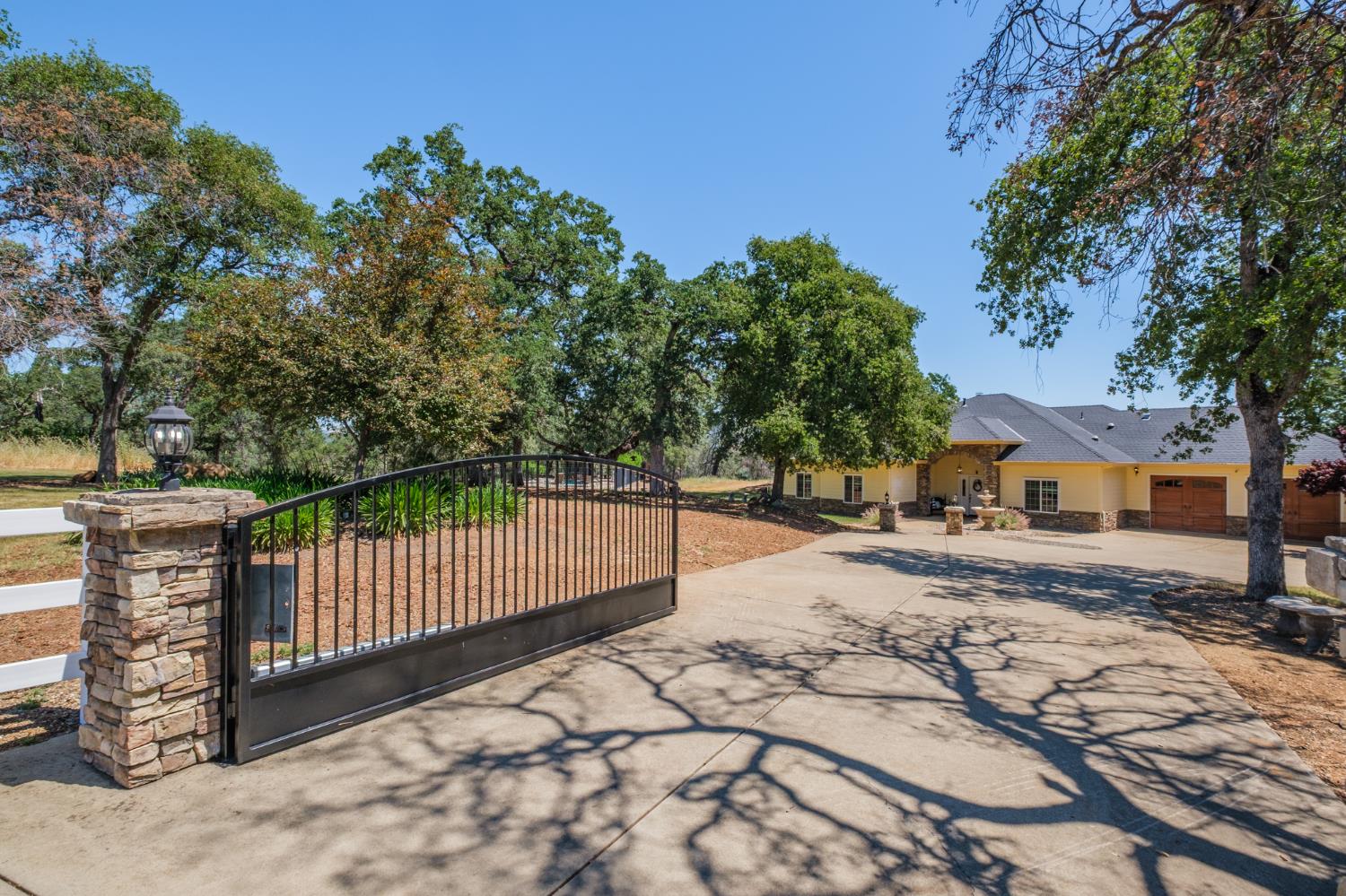 Detail Gallery Image 2 of 58 For 9929 Key Ct, Browns Valley,  CA 95918 - 3 Beds | 2 Baths