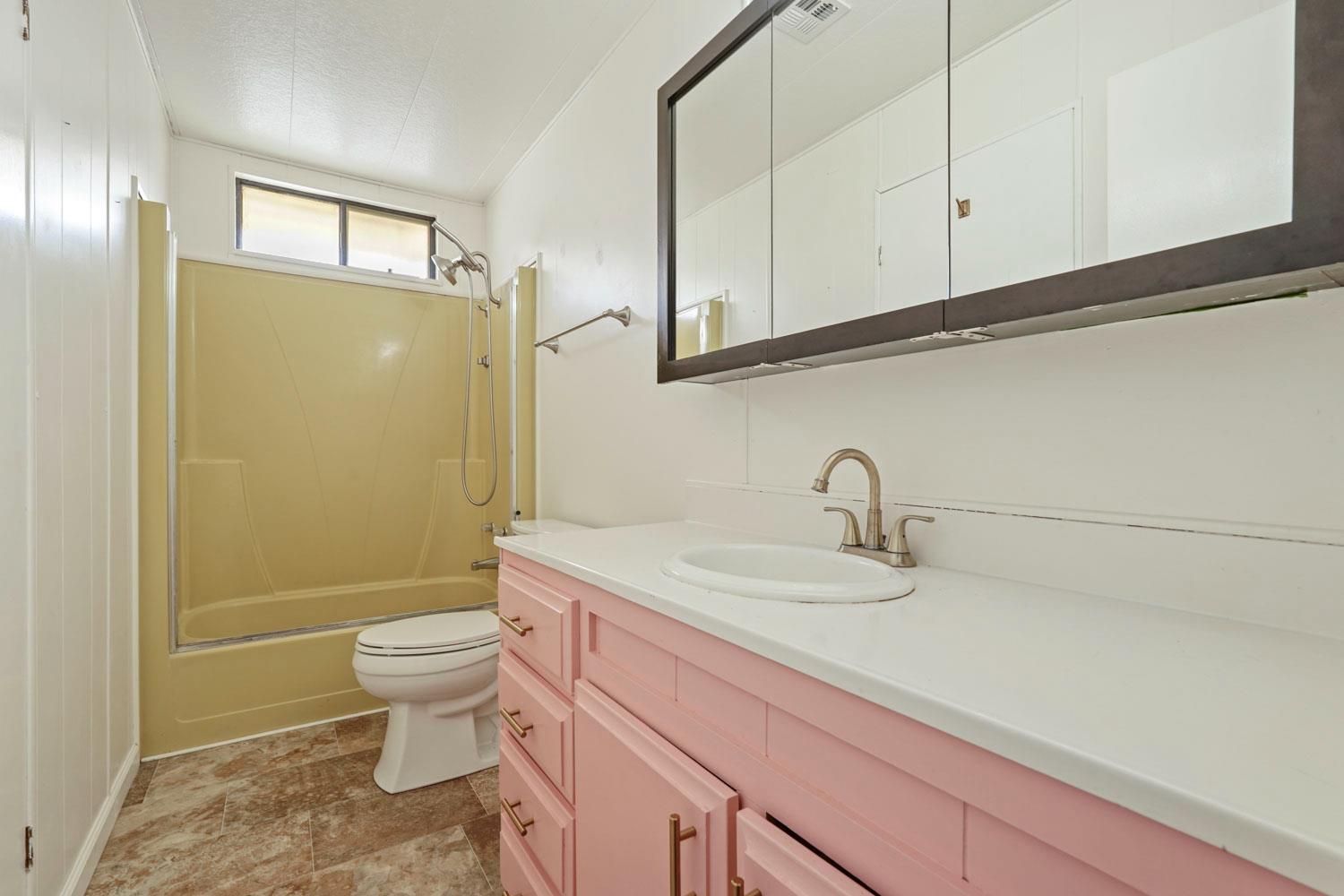 Detail Gallery Image 14 of 37 For 19690 N Highway 99 64, Acampo,  CA 95220 - 2 Beds | 2 Baths