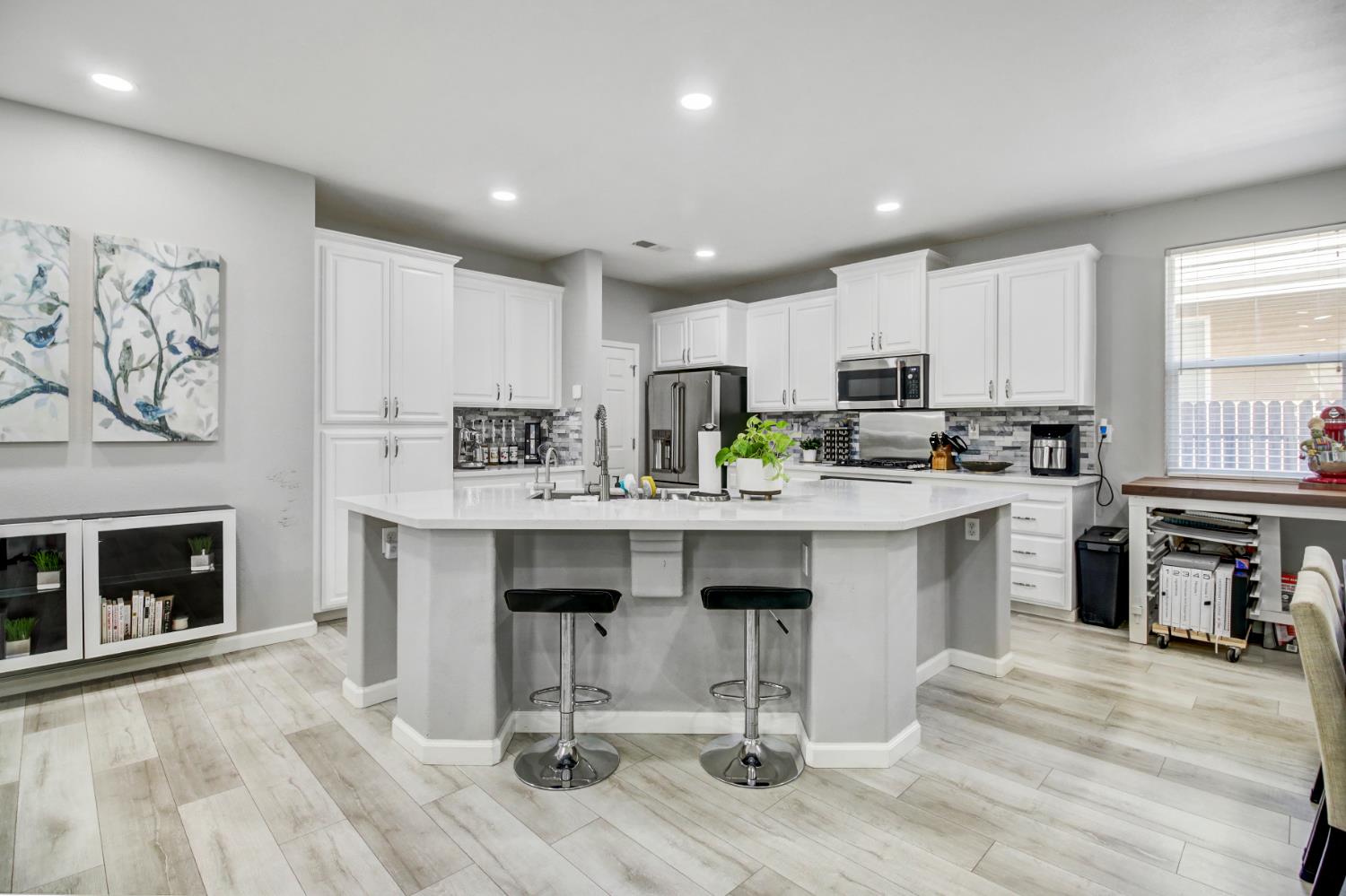 Detail Gallery Image 12 of 36 For 3043 Brunnet Ln, Sacramento,  CA 95833 - 4 Beds | 2/1 Baths