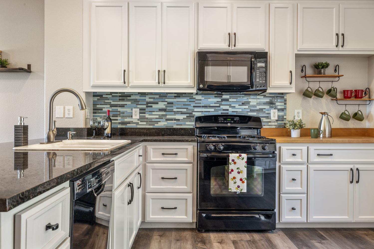 Detail Gallery Image 15 of 40 For 5301 Darpinian Ct, Riverbank,  CA 95367 - 3 Beds | 2/1 Baths